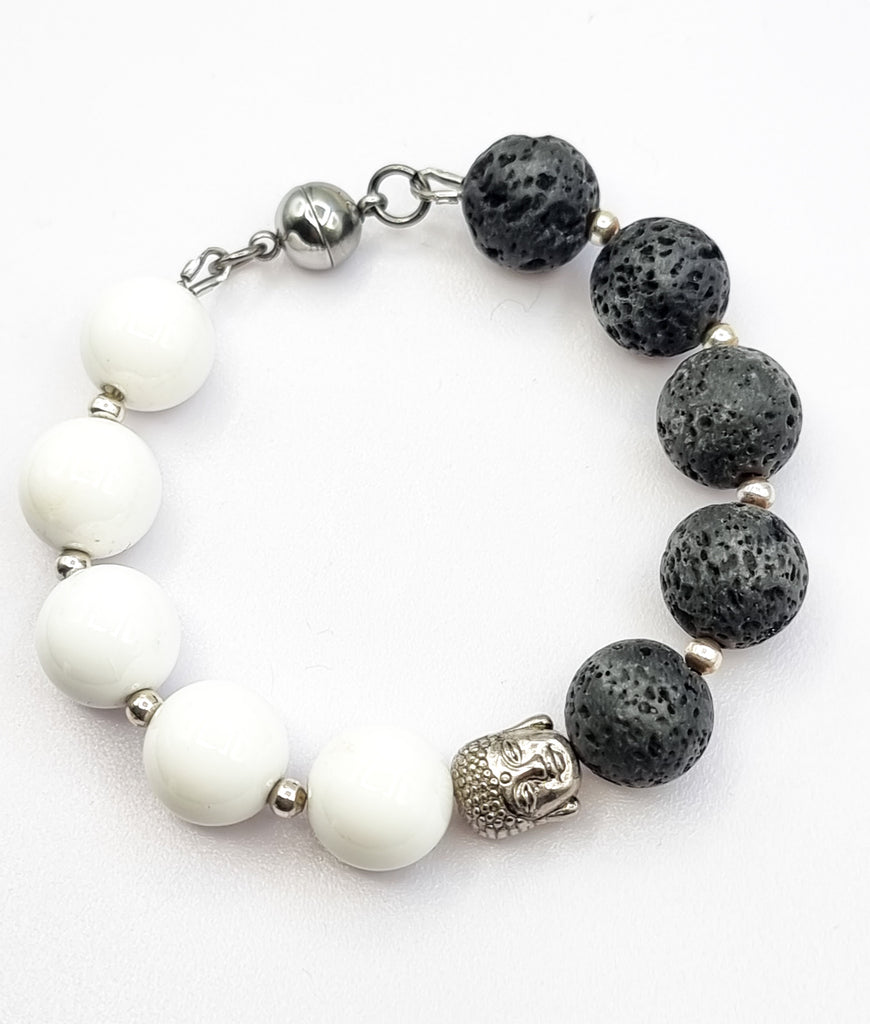 Discover harmony and spiritual connection with this Yin Yang bracelet featuring a serene Buddha accent, perfect for both men and women. Elevate your style and find inner peace with this beautifully handcrafted unisex bracelet. 